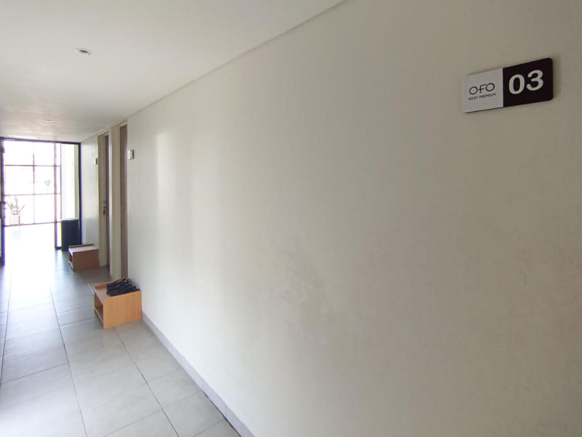 Ofo Kost Premium Kampung Inggris Pare Syariah Mitra Reddoorz Hotel Exterior photo