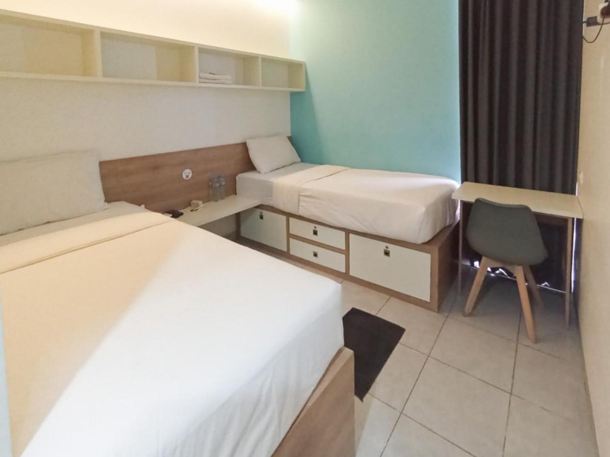 Ofo Kost Premium Kampung Inggris Pare Syariah Mitra Reddoorz Hotel Exterior photo