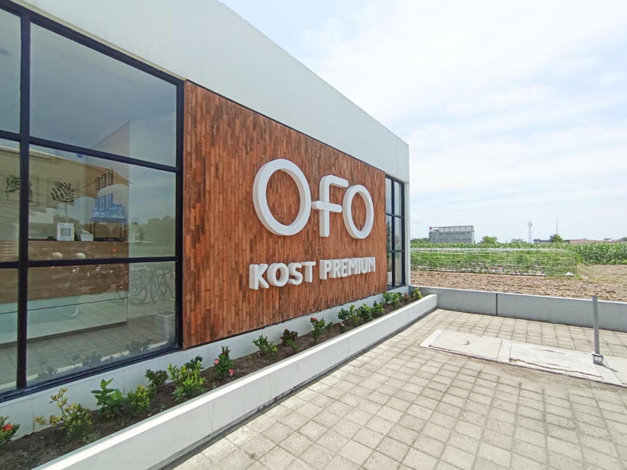 Ofo Kost Premium Kampung Inggris Pare Syariah Mitra Reddoorz Hotel Exterior photo