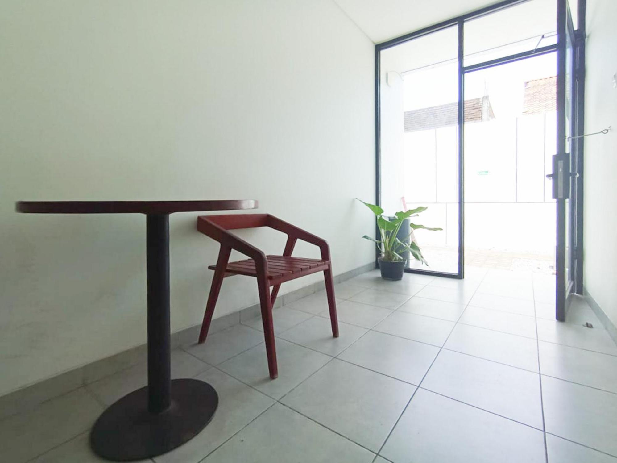 Ofo Kost Premium Kampung Inggris Pare Syariah Mitra Reddoorz Hotel Exterior photo