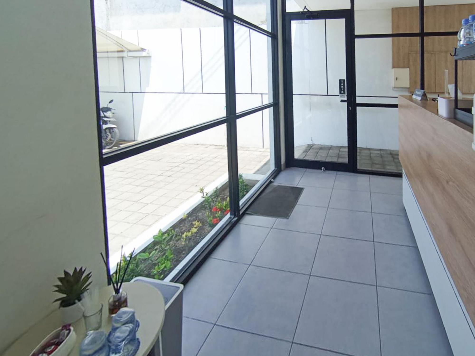 Ofo Kost Premium Kampung Inggris Pare Syariah Mitra Reddoorz Hotel Exterior photo